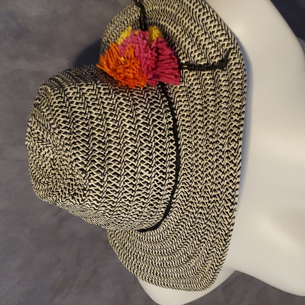 DPC Dorfman Pacific Women's Black & White Paper Hat